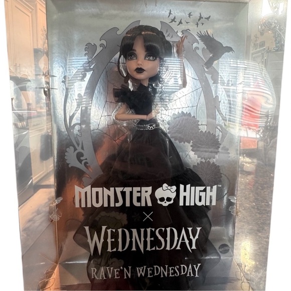 Monster High Raven Doll Dance in Black and White